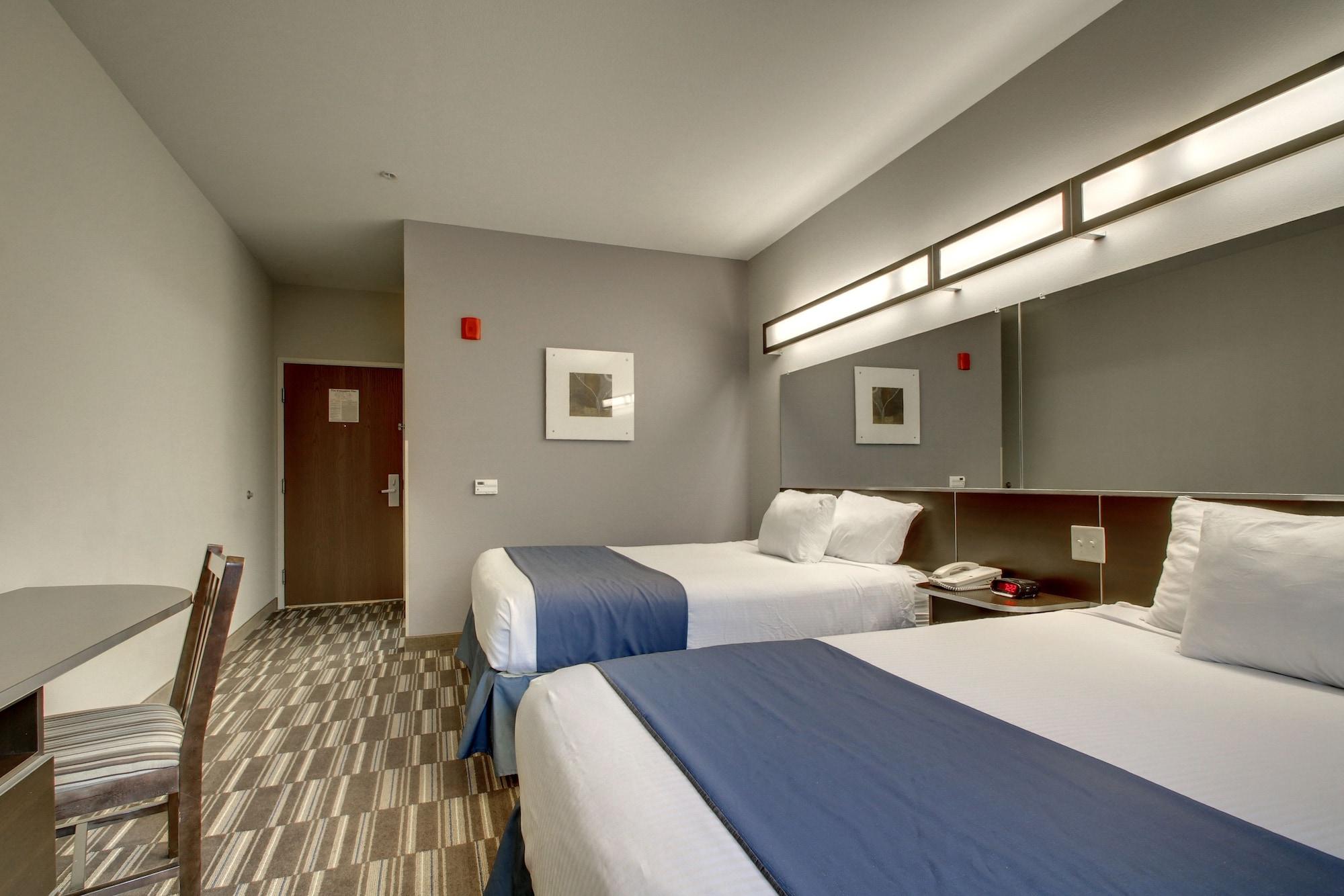 Microtel Inn & Suites By Wyndham Tuscaloosa Exterior photo