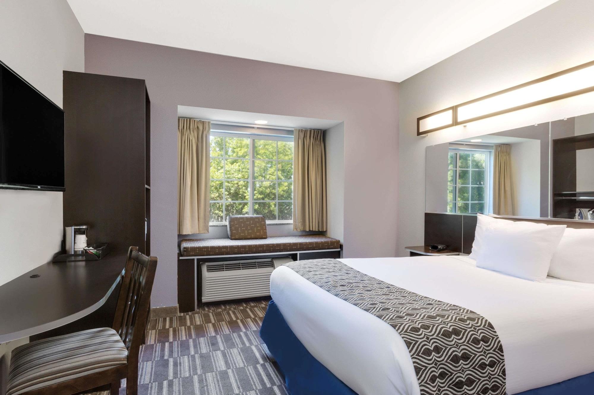 Microtel Inn & Suites By Wyndham Tuscaloosa Exterior photo