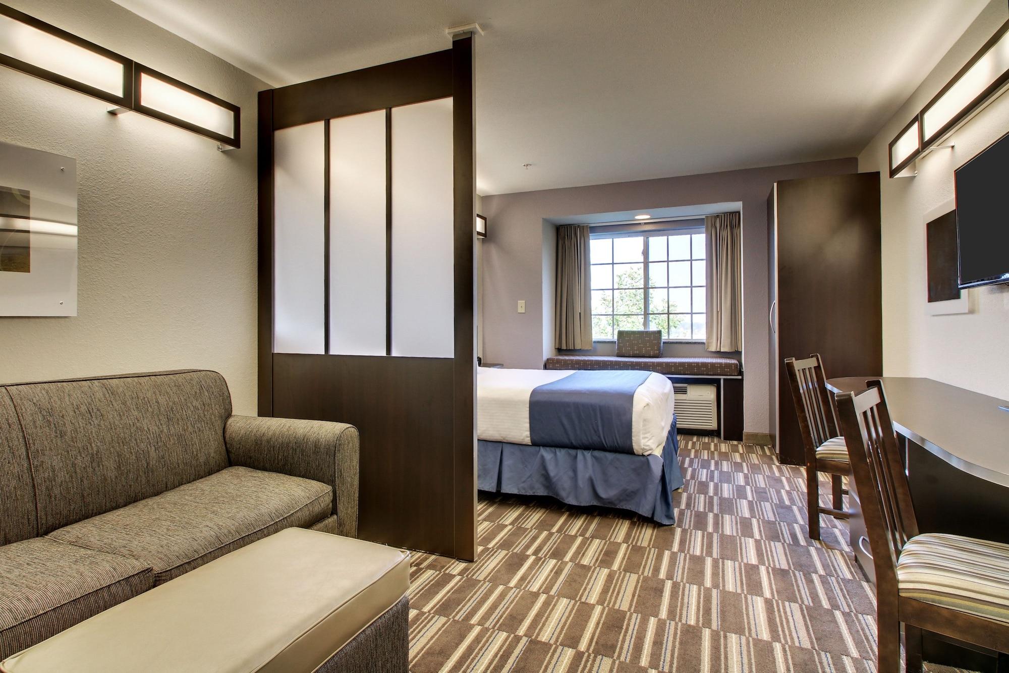 Microtel Inn & Suites By Wyndham Tuscaloosa Exterior photo