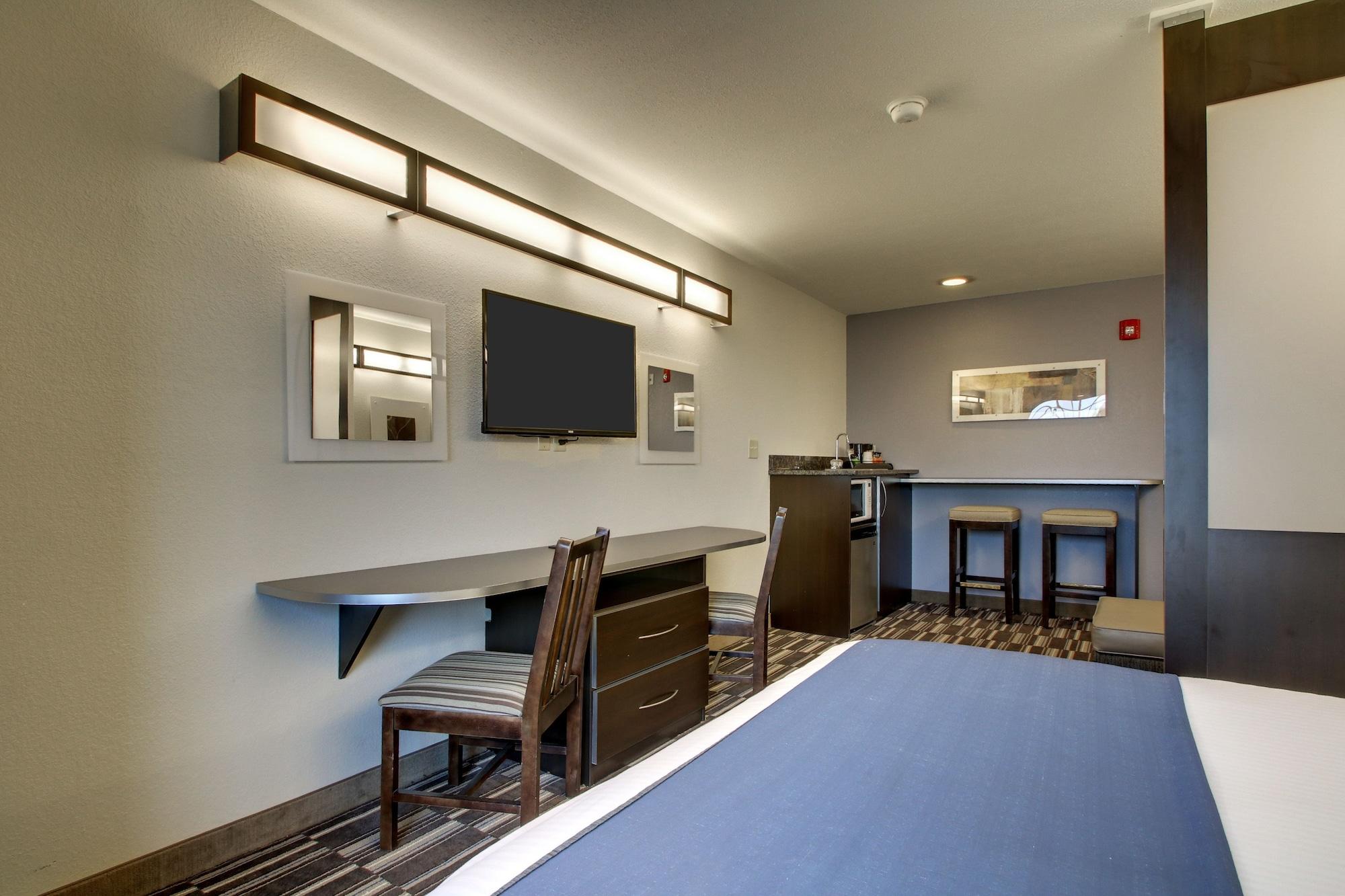 Microtel Inn & Suites By Wyndham Tuscaloosa Exterior photo