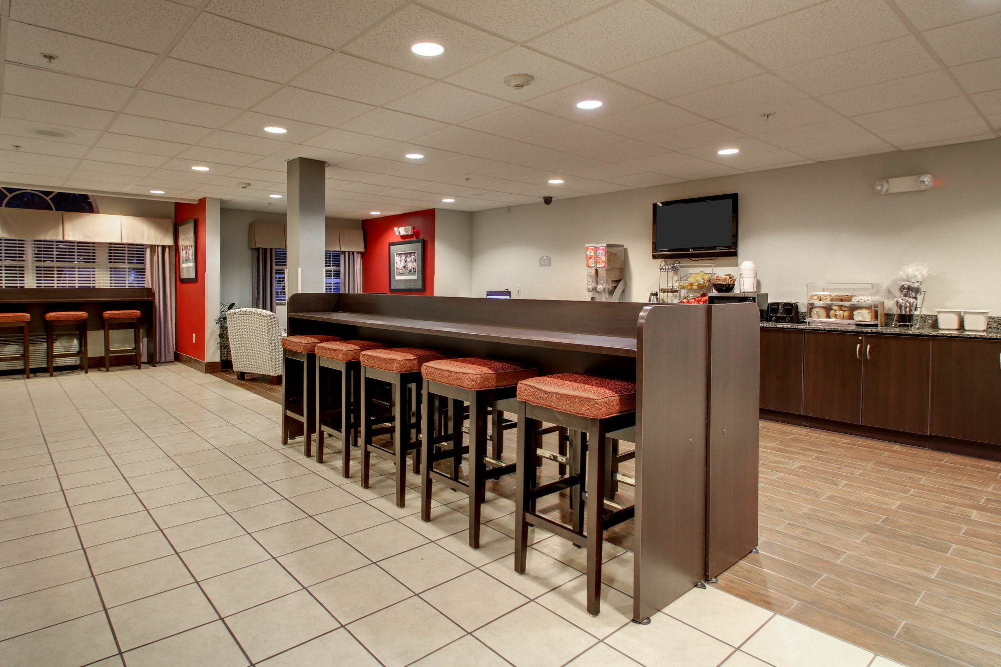 Microtel Inn & Suites By Wyndham Tuscaloosa Exterior photo