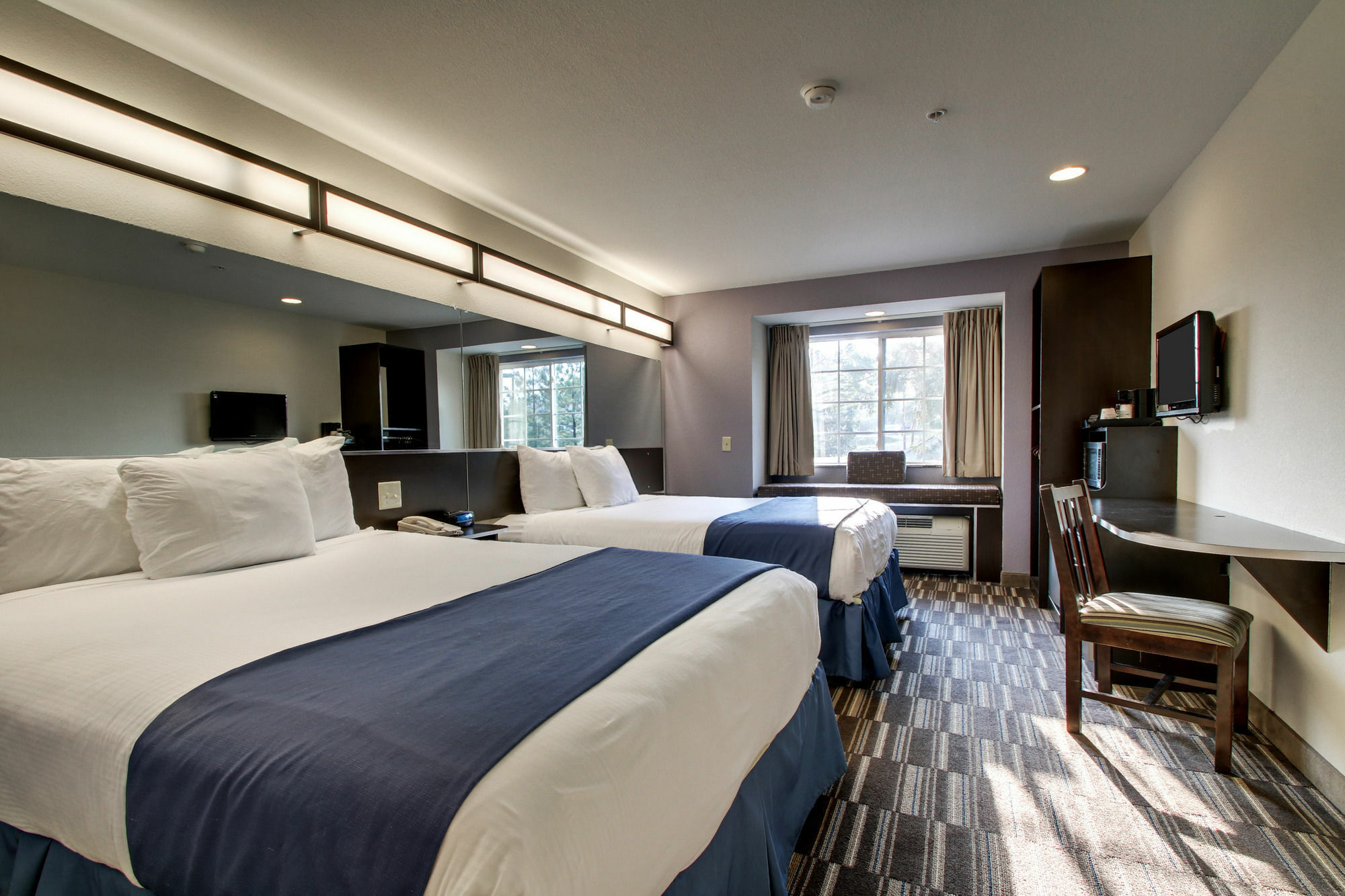Microtel Inn & Suites By Wyndham Tuscaloosa Exterior photo