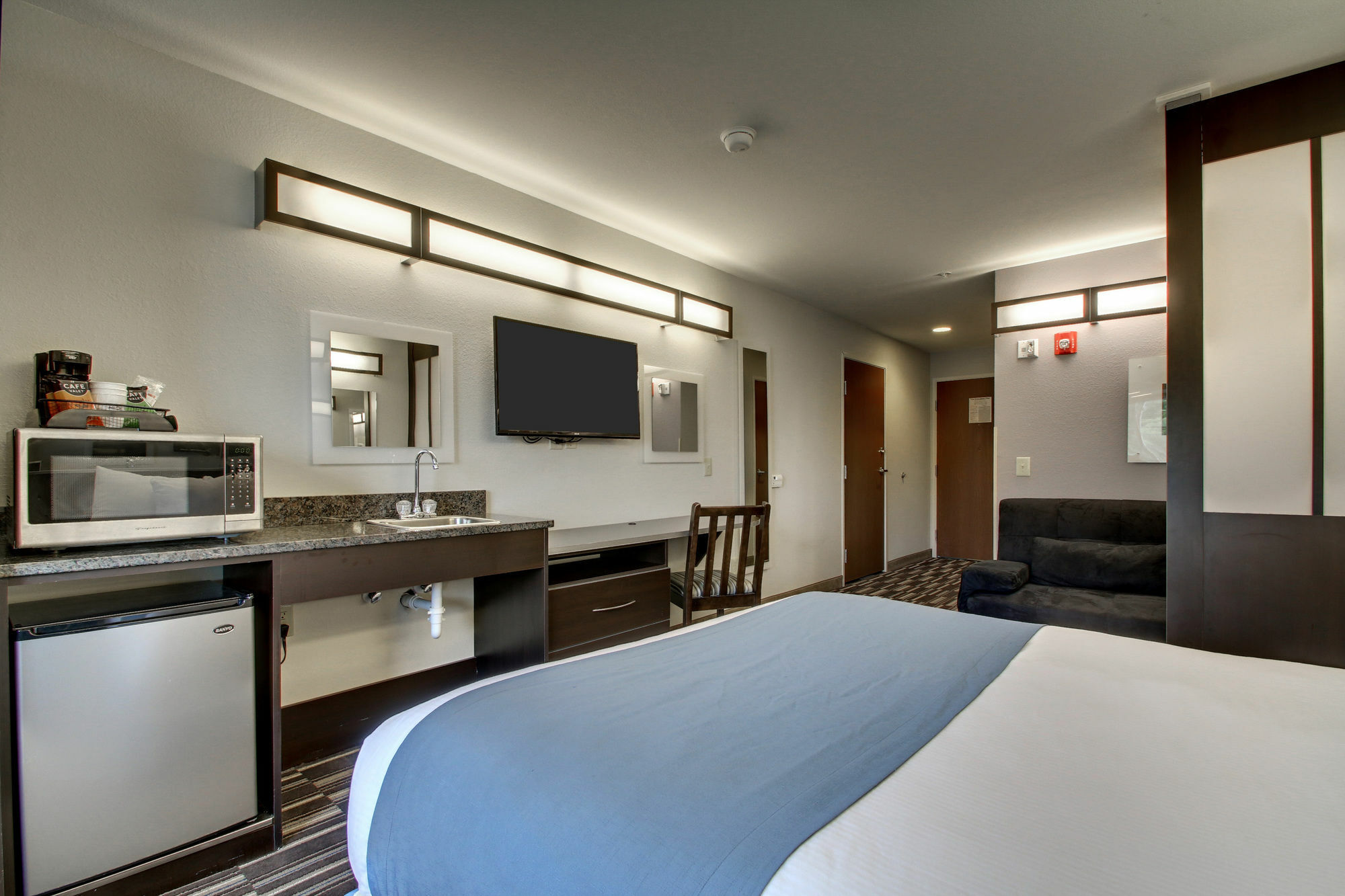 Microtel Inn & Suites By Wyndham Tuscaloosa Exterior photo
