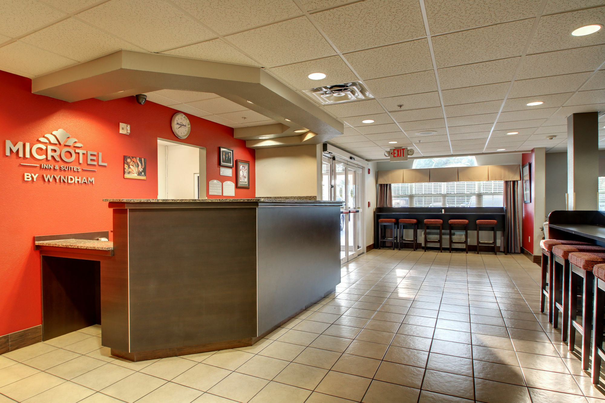 Microtel Inn & Suites By Wyndham Tuscaloosa Exterior photo